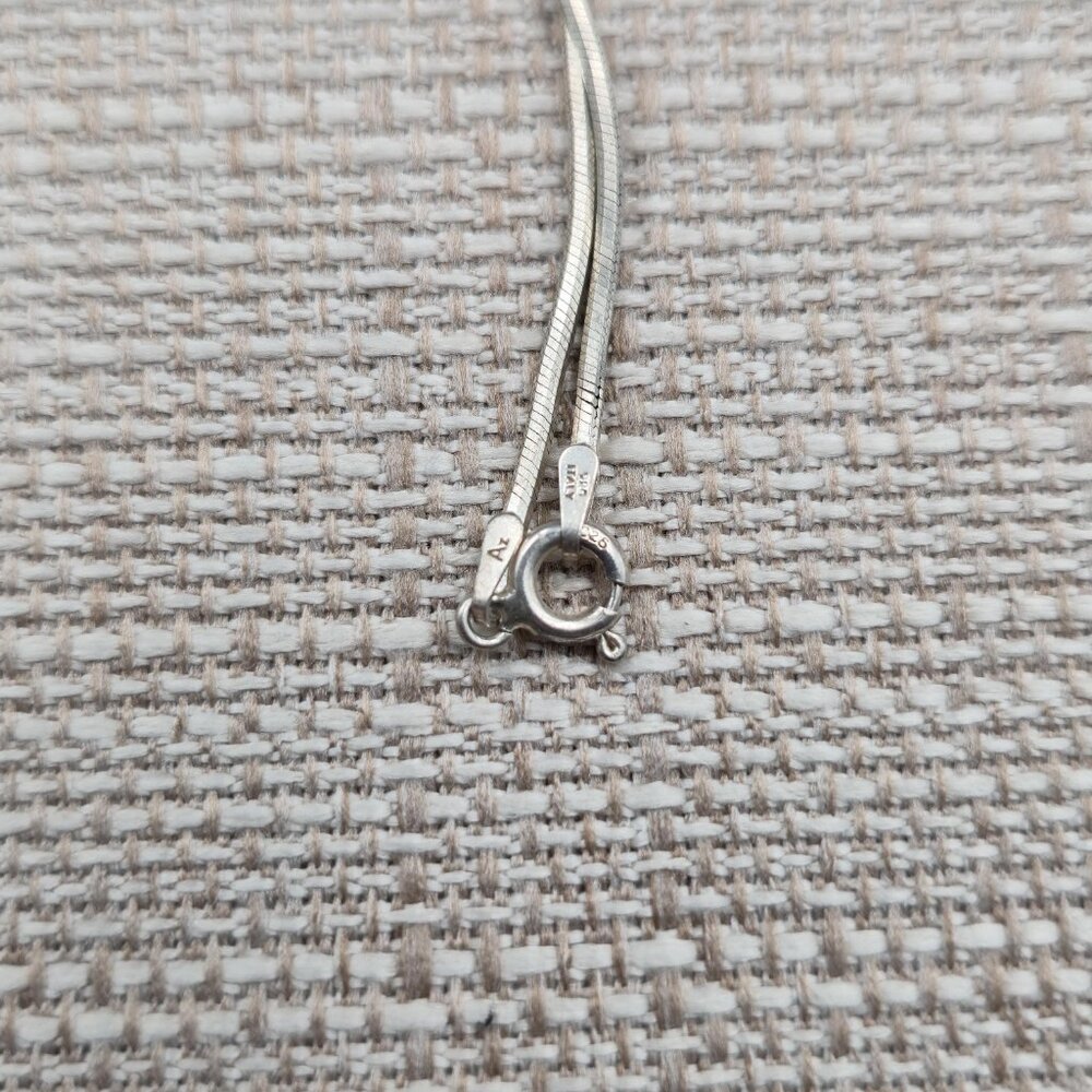 18 Inch Sterling Silver Simple Style Princess Pendant Necklace A6065 - Picture 5 of 7